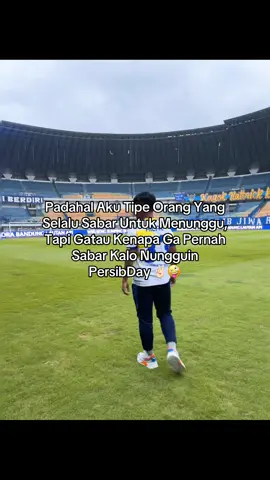Dah Ga Sabar Persibday. Pertandingan Super League antara PSBS Biak melawan Persib Bandung akan berlangsung pada Jumat, 17 Oktober 2025, pukul 19.00 WIB.  - - Berikut adalah detail pertandingan tersebut: Kompetisi: Super League 2025–2026, pekan ke-9. Stadion: Maguwoharjo Sleman, yang akan menjadi kandang sementara bagi PSBS Biak. - -  PSBS Biak akan berupaya meraih poin di kandang untuk memperbaiki posisinya di klasemen, sementara Persib Bandung akan mencoba melanjutkan performa positif mereka untuk bersaing di papan atas.  #fyp #persib #superleague #bobotoh #hilaloficial 