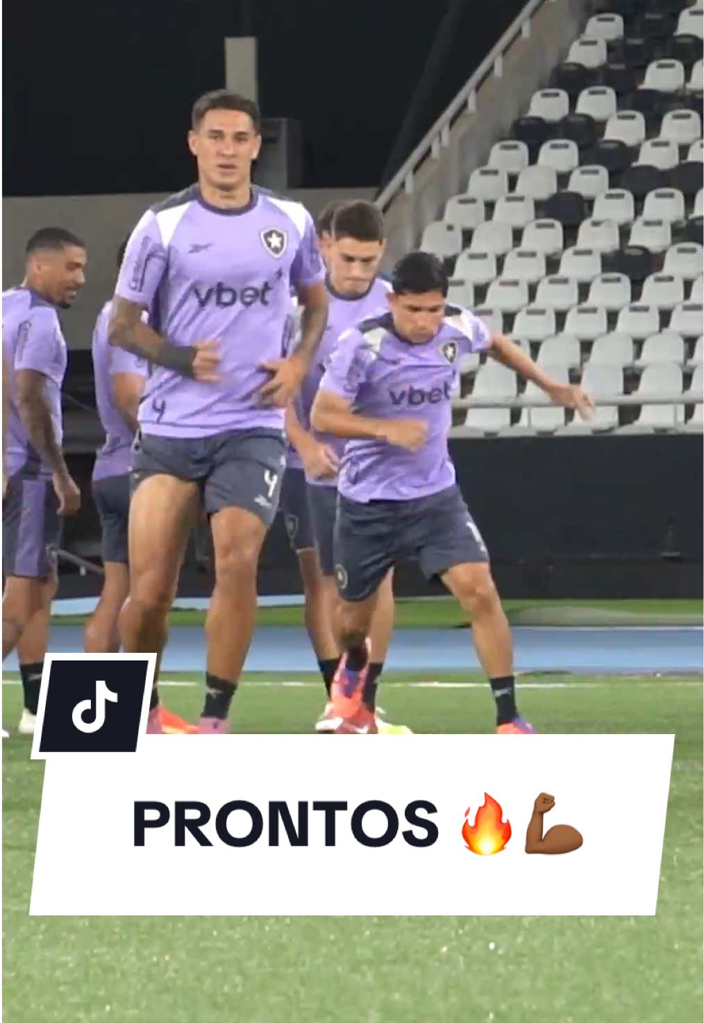 No Estádio Nilton Santos, #Botafogo encerra a preparação para o #Clássico desta quarta-feira, pelo #CampeonatoBrasileiro. VAMOS COM TUDO! 🔥💪🏾 #Futebol #TikTokEsportes 