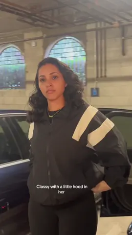 When she has a lil hood in her #fypシ #la #dodgers #california #viral 