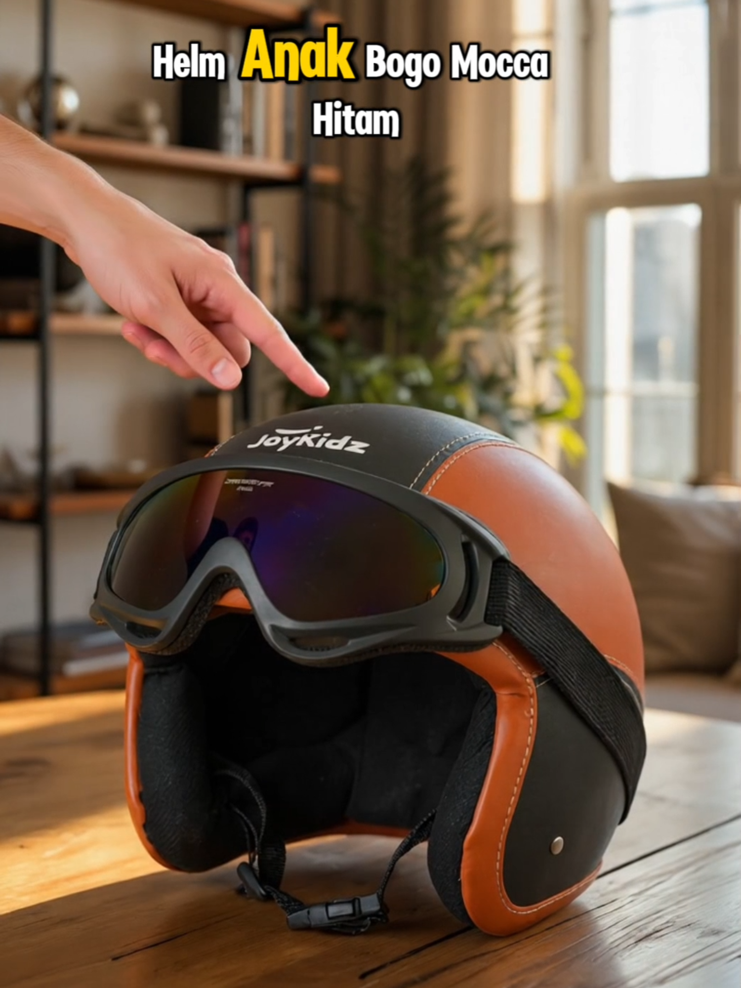 Perpaduan warna coklat hitamnya tuh elegan banget  cocok buat bocil yang pengen tampil cool tapi tetep aman di jalan #helmet #helmanak #helmanakretro #helmanakbogo #joykidz #joykidzhelmet #joyfulriding