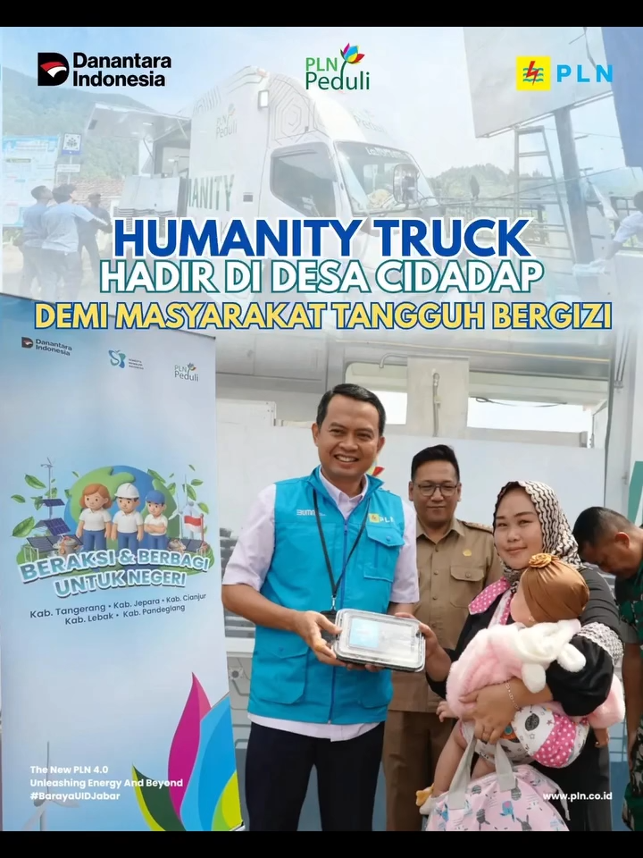 Electrizen, PLN melalui program PLN Peduli menghadirkan Humanity Truck 2025 di Desa Cidadap, Kecamatan Campaka, Kabupaten Cianjur. Kegiatan ini difokuskan pada penyuluhan gizi untuk pencegahan stunting, pelatihan memasak sehat, dan pembagian 500 nasi box makanan bergizi untuk ibu hamil, ibu menyusui, dan lansia. Program ini merupakan bagian dari komitmen PLN dalam mendukung ketahanan pangan dan kesehatan masyarakat, sejalan dengan agenda nasional penurunan angka stunting. Sebelumnya, program Humanity Truck 2025 telah dilaksanakan di sejumlah daerah, yaitu Kabupaten Tangerang, Kabupaten Jepara, dan kini hadir di Kabupaten Cianjur. Setelah Cianjur, kegiatan akan berlanjut ke Kabupaten Lebak dan Kabupaten Pandeglang. Kehadiran program ini di berbagai wilayah diharapkan dapat memperluas dampak nyata dalam mendukung masyarakat agar lebih sehat melalui akses pada makanan bergizi. Kegiatan Humanity Truck 2025 di Cianjur terselenggara berkat kolaborasi antara PLN Peduli, Puskesmas Campaka, Pemerintah Kecamatan, Pemerintah Desa, volunteer Semesta Membumi Indonesia (SMI), serta peran aktif Srikandi PLN yang turut mendampingi dan mengedukasi masyarakat selama kegiatan berlangsung. #pln #plnjabar #plnmobile #BarayaUIDJabar #PLNPeduli #TJSL #TJSLPLN