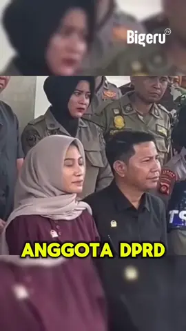 Viral! Anggota DPRD Muda Ejek Pendemo, Ekspresinya Bikin Netizen Naik Darah!