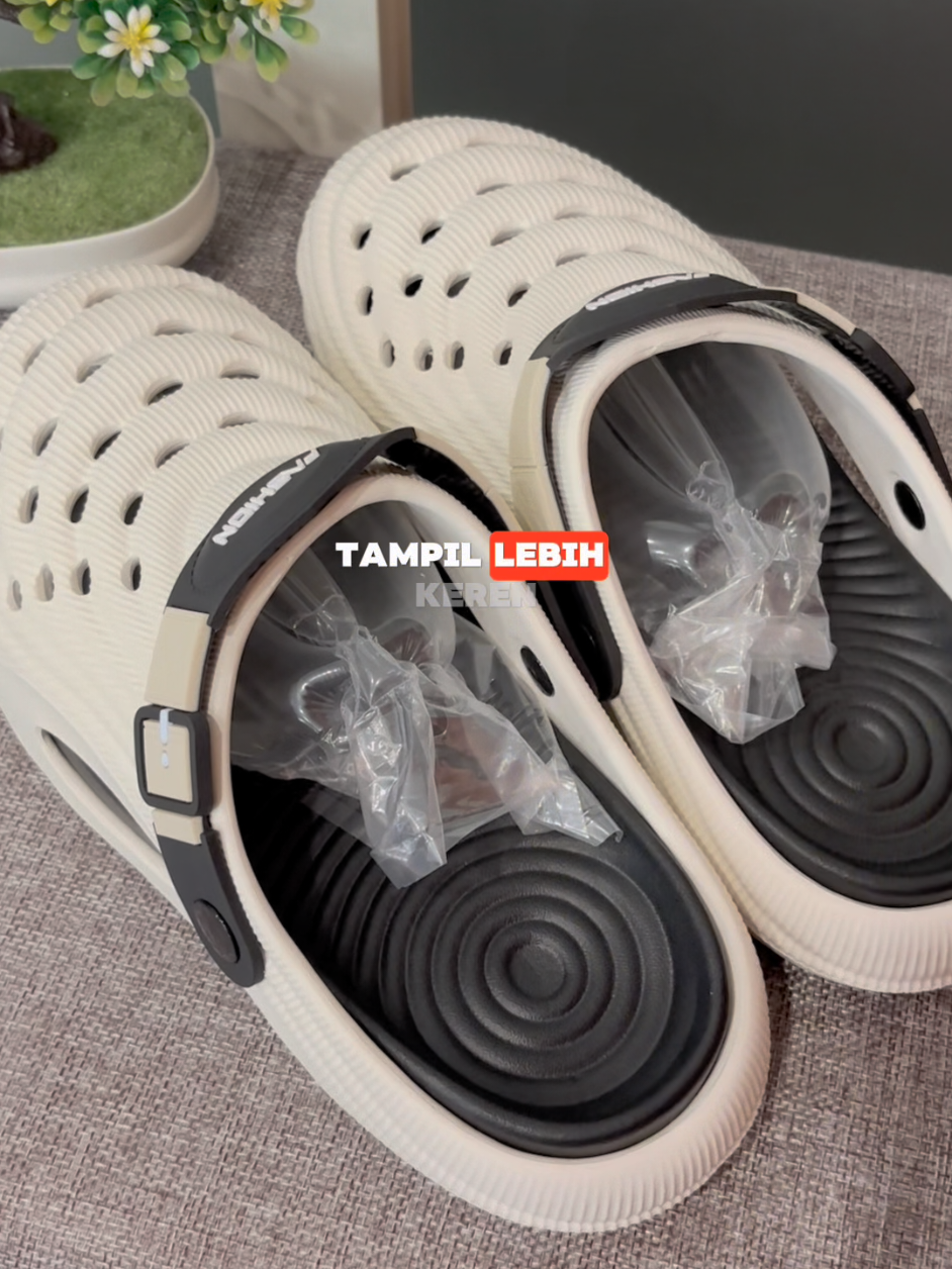 tampil lebih keren pakai sepatu sendal model korean style ini aja #sendalslop #sendalkaret #sendalkoreanstayle 