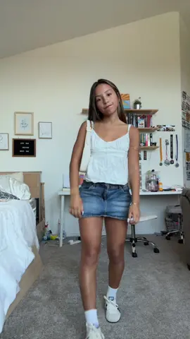 woah i was so tan #fyp #outfit #outfitideas #school #viral