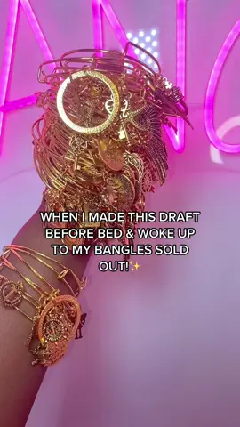 #onthisday 💫 We sell pretty & affordable Jewelry.  Charm Bracelets. Beaded Bracelet. Liquid lipsticks. Jewelry. Accesories. Bangles. vendors list. Press On Nails #affordablejewelry #mesmerizebyjanelle 