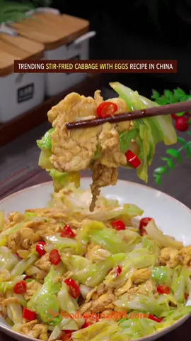 Trending stir-fried cabbage with eggs recipe. Do u want to try? #Recipe #cooking #chinesefood #cabbage #eggs 