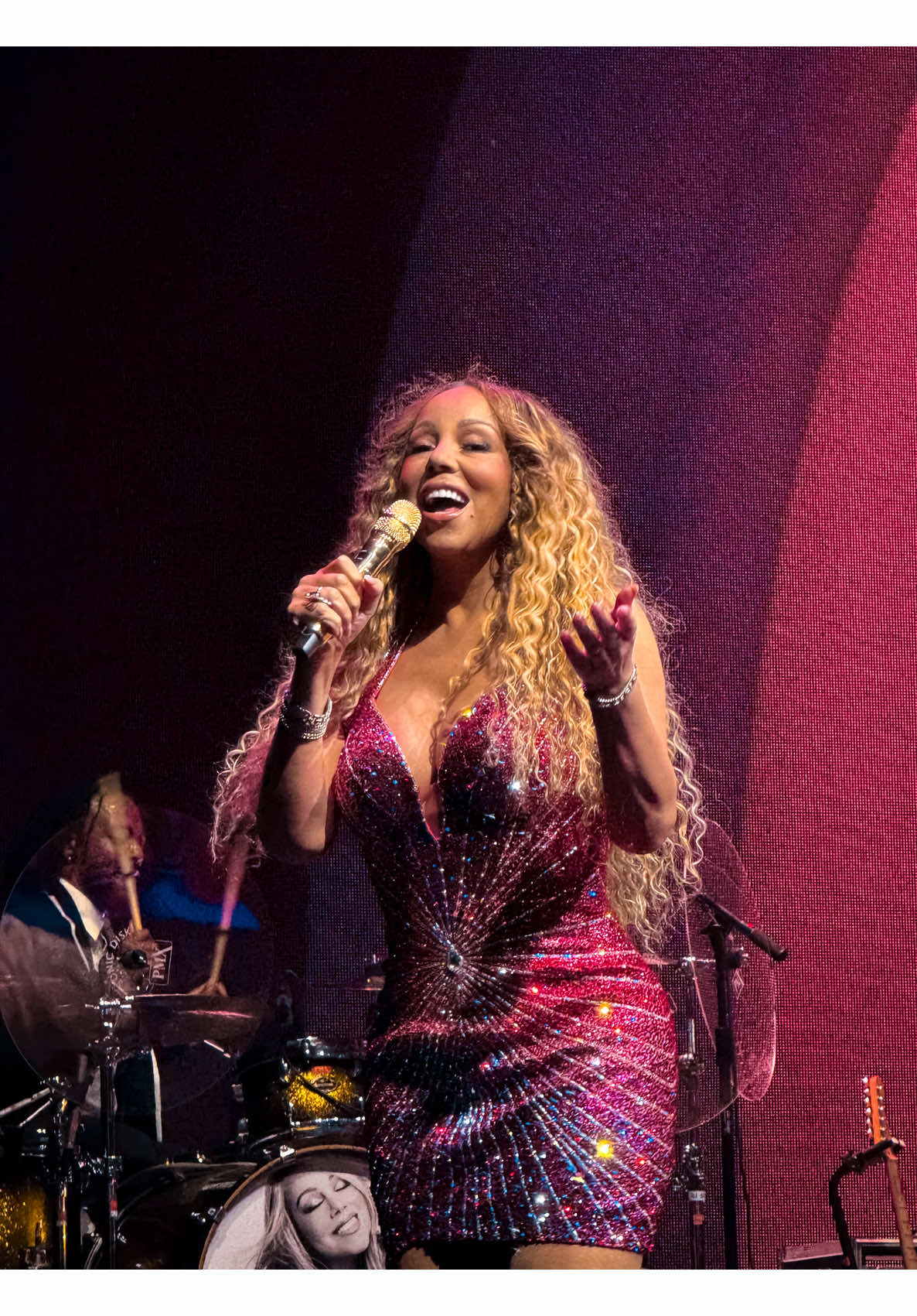 You’ll always be a part of me, I’m part of you indefinitely…🥹💖 The Filipino crowd singing ‘Always Be My Baby’ in unison with the one and only Mariah Carey? Literal chills!  #MariahCarey #ConcertPH #MariahCareyPhilippines #CelebrationOfMimi #ManilaConcert @wilbroslive @mariahcarey 