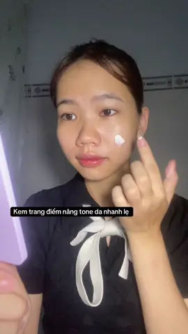 Mới ngủ dậy nên mặt sưng dữ #makeup #kemnangtone #kemduongda 