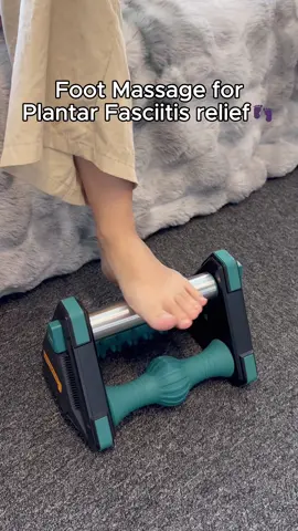If you know the pain of plantar fasciitis, give this foot roller a try.#plantarfasciitis #heelpain #plantarfasciitisrelief #footmassage #footpain 