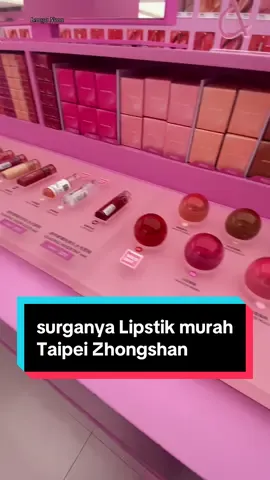 alamatnya cari lngsung digoogle ketik UR LIVING#fyp #lipstick #lenaya #tiktok 