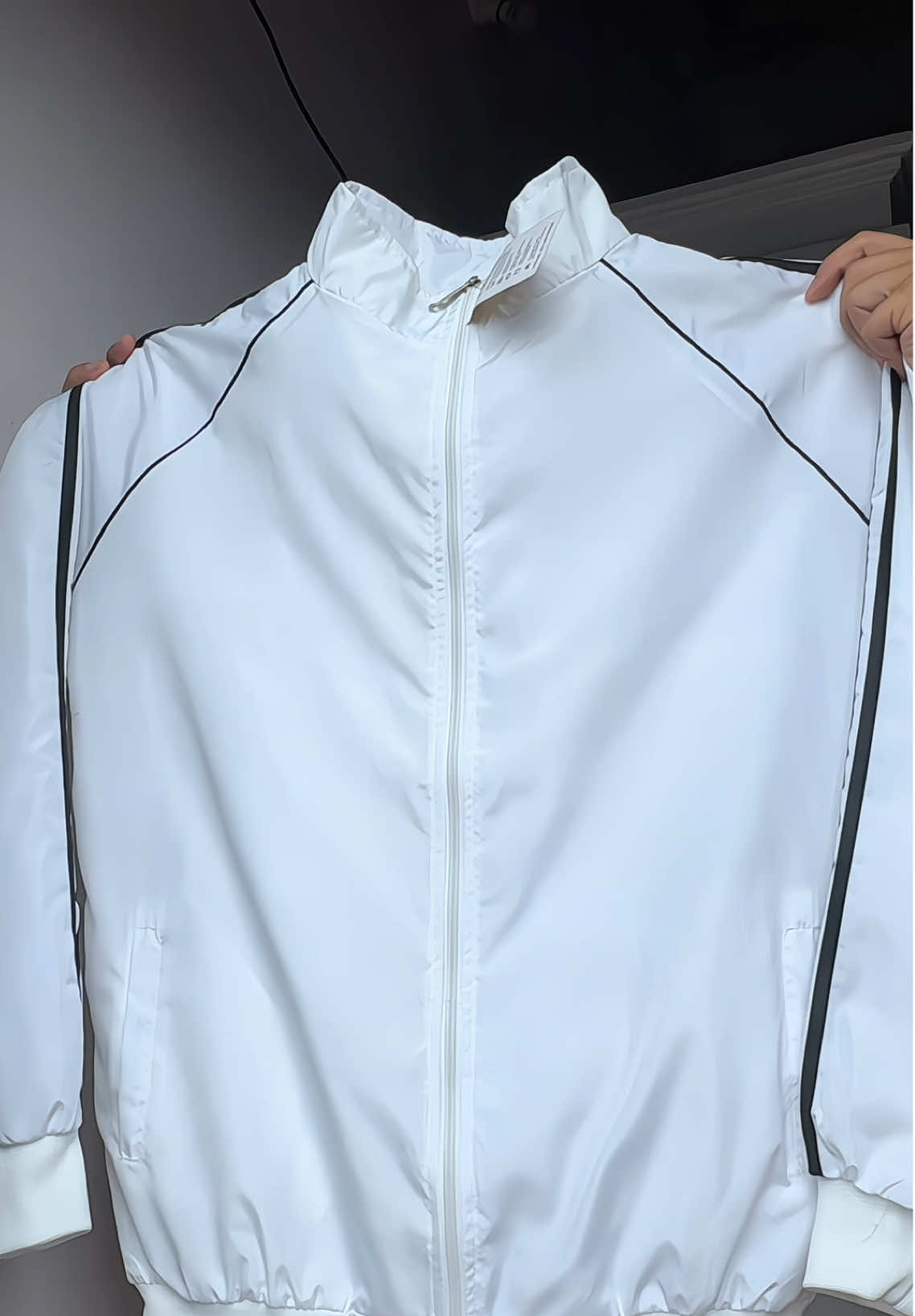 Áo khoác dù nam nữ kẻ sọc #hot #quanao #aokhoac #moingaymotoutfit #lenxuhuong 