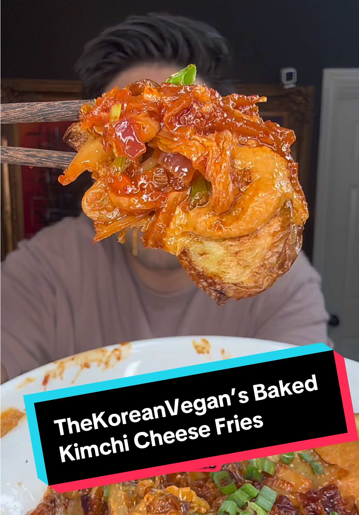 @Joanne L. Molinaro (이선영) Baked Kimchi Cheese Fries and the Kimchi Queso are both my new obsession. Go get Joanne’s new cookbook The Korean Vegan Homemade Cookbook out now! #thekoreanvegan #koreanvegan #joannemolinaro #vegan #kimchi