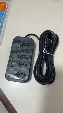 Extensão 5 Tomadas 4 USB 2 Type C Bivolt.