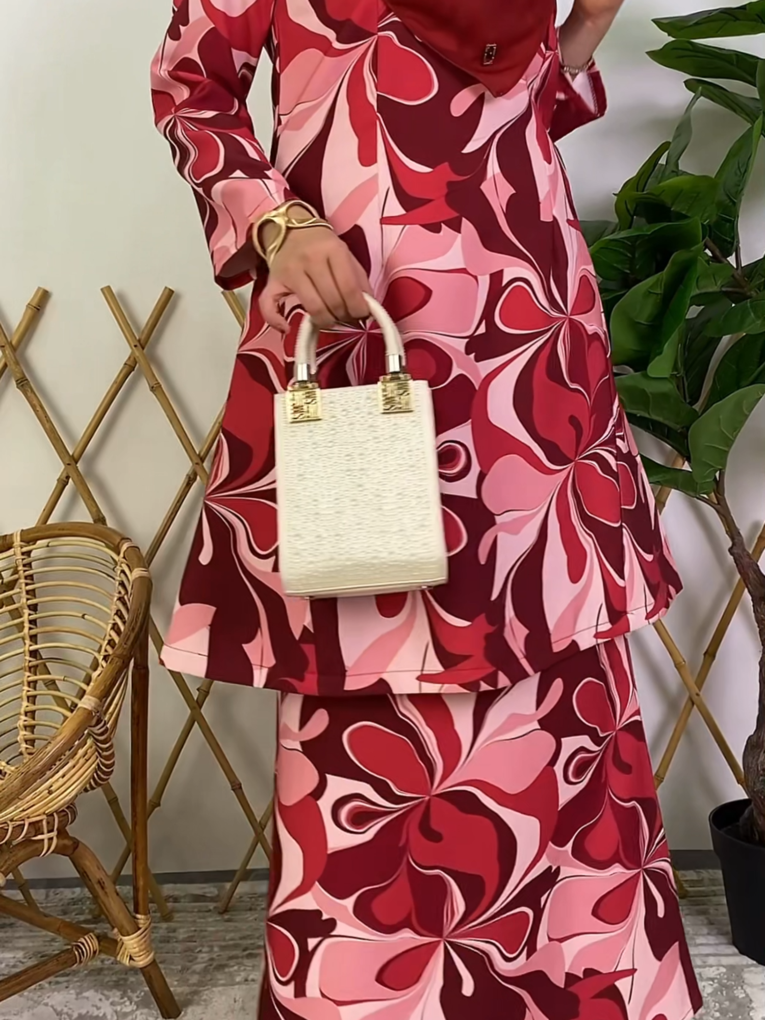 Riau Adrina 🌺 Mana yang tengah mencari kurung pahang cutting auto-slim cantik terletak elok, korang wajib grab koleksi Adrina dari Mewah ni 😘 Material yang tak panas, selesa dan tak jarang sangat mudah untuk dijaga 🥰 #fyp #mewahexclusive #tiktokshop #muslimfashion #ootdmuslimah #tiktokshopmalaysia #ootdhijab #OOTD #TikTokFashion #kurungpahang #kurung #bajukurung #kurungironless #kurungtakpayahgosok #bajuraya2025