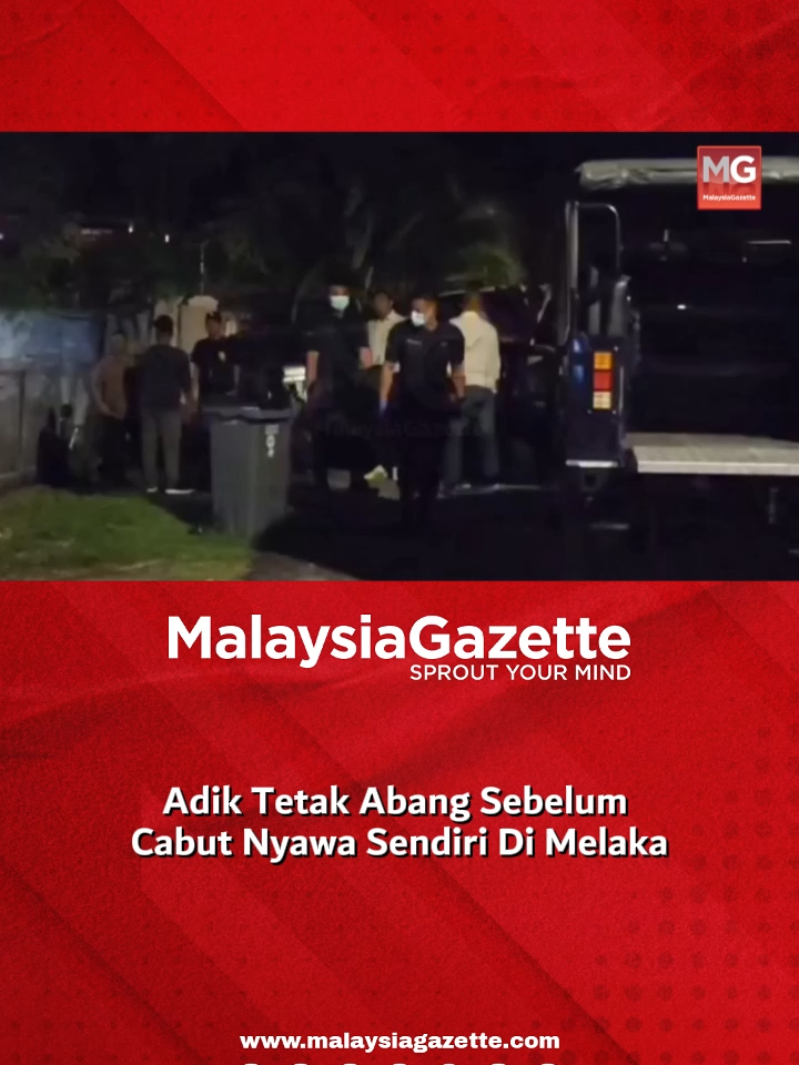 Adik tetak abang sebelum cabut nyawa sendiri di Melaka Seorang lelaki maut dipercayai ditetak adiknya sebelum dia ditemukan tergantung di bilik tidur rumah sewa mereka di Taman Cempaka 2, Durian Tunggal, Alor Gajah, Melaka malam tadi. Dalam kejadian kira-kira jam 7 malam itu, mayat dua beradik warga Bangladesh itu ditemukan teman serumahnya di ruang dapur dan dalam bilik tidur. Menurut jiran, Muhammad Zuhaili Mohd. Zin, 31, dia dan keluarganya ada terdengar mereka bertengkar kira-kira jam 5.50 petang sebelum rakan serumah si mati pulang. Ketua Polis Melaka Datuk Dzulkhairi Mukhtar ketika dihubungi mengesahkan kes kematian itu dan satu kenyataan media akan dikeluarkan jam 11 pagi ini.  #malaysiagazette #kespembunuhanmelaka #adiktetakabang