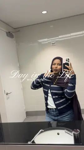 i hate office air.. why do i look so puffy help 😭 #hijabi #corporatetiktok #dayinmylife  