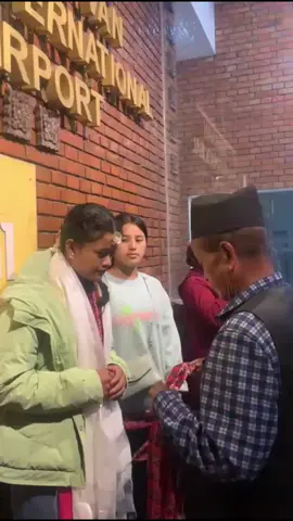 Have a safe flight pyari 🧳✈️✈️✈️✈️  ramro sanga janu....🥺😥aafno khyal rakhnu.....🤗☺️dherai maya ani samjhana...😌🥺@@ghlansya puja5447 @Niru Ghlan 