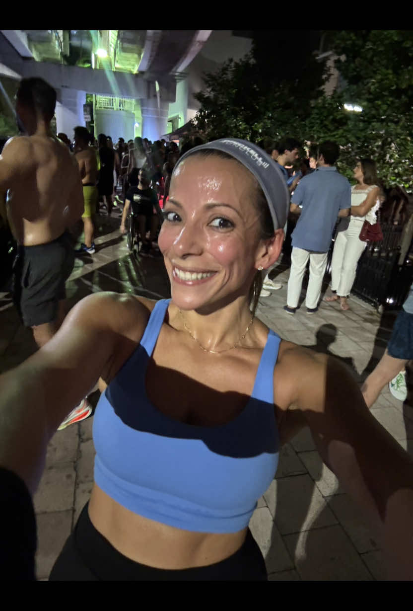 Tonight we RUN! Every Tuesday at 7pm World’s 🌎 Largest Run Club @BrickellRunClub powered by @Nike @Baptist Health Best Pacer @Juke #fyp #viral #runclub #nikerunclub #momlife 