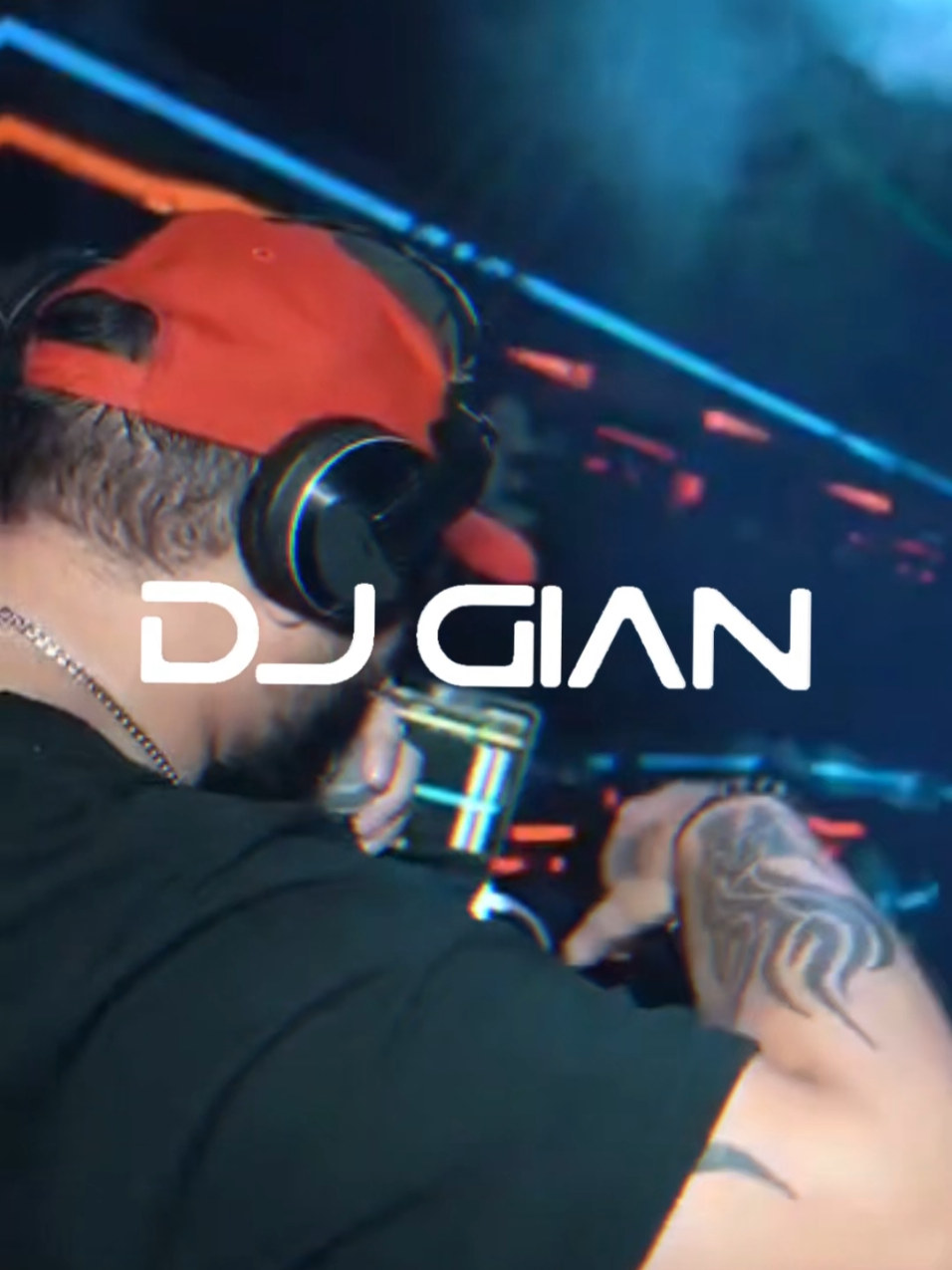 Dj Gian confirmado para este Halloween Latinfest🎃🔥 #halloweenfiesta #hitsdelos90 #latinpop #concierto #huancayo 