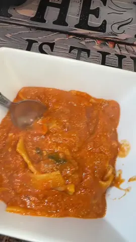 2lb of ground beef  1lb of lasagna noodles 1 yellow onion Garlic cloves  4cans of tamato sauce 2tsps of tamato paste Chicken broth (32oz) 1 & 1/2 cups of heavy cream  CHEESE MIX: ricotta cheese Grated Parmesan cheese Mozzarella cheese Fresh parsley  Salt, pepper, garlic powder, onion powder or seasoning of your choice. #cookwithme #lasagnasoup #MomsofTikTok #cookingtiktok #Foodie 