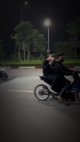 Chạy đi các cháu ơi @🐼 Gấu trúc đi AB tímm chúc bạn sn vui vẻ nhé#chucmungsinhnhat #xuhuong #fyp #xuhuongtiktok #25tanghaiduong 