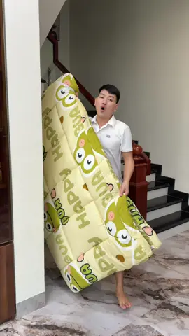 Hôm trươc bảo e mua cái nệm topper này mà e k mua #thưởngpewpew #nệm #đệm #nemtopper #demtopper 