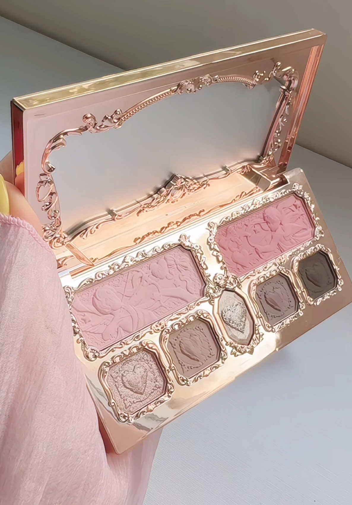 ~ top những bảng mắt mỗi lần xài là tiếc 🥹 🍓 🌸 #xh #viral #xuhuong #fyp #flowerknows 🫶🏻