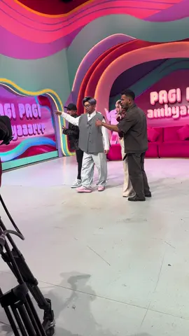 @Pinkan Mambo di pagi2 ambyarrr