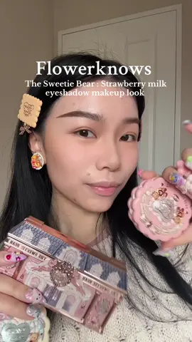 (Flowerknows code: XIXI) the sweetie bear 02 eyeshadow palette strawberry milk makeup look @Flower Knows Makeup #flowerknows #flowerknowsmakeup #makeuptutorial #hoodedeyesmakeup #nzmakeupartist 