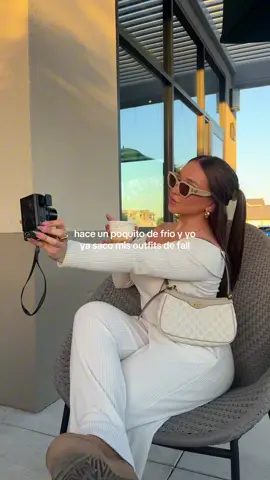 amo los outfits para el friooooo🙈