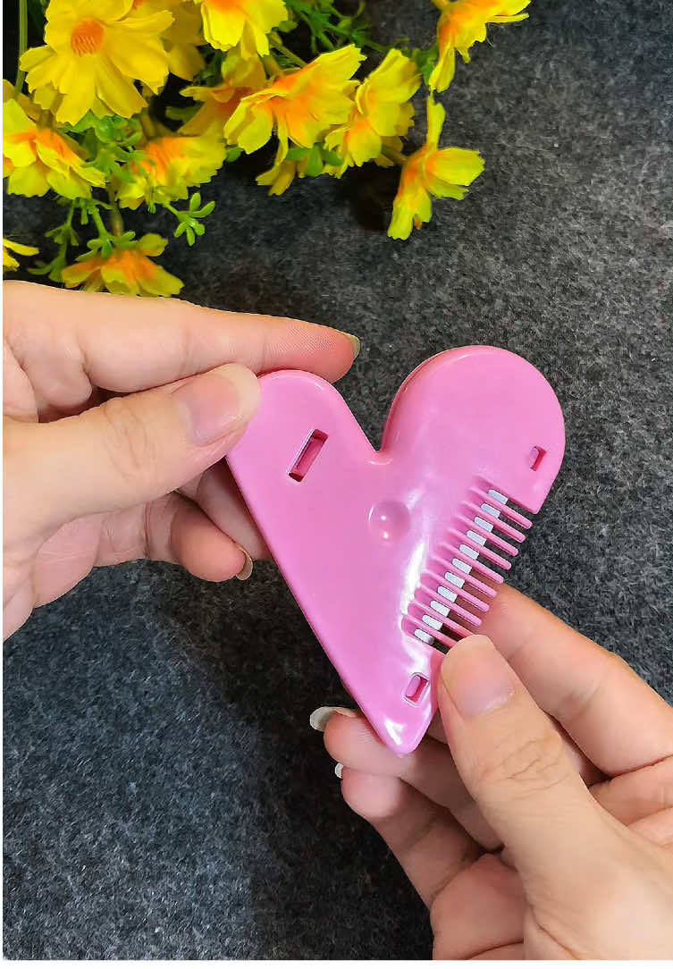 Nhỏ gọn tiện lắm luôn🎀🛒#luoctiatocchobe #luocmini #luoctiatoc #xuhuong 