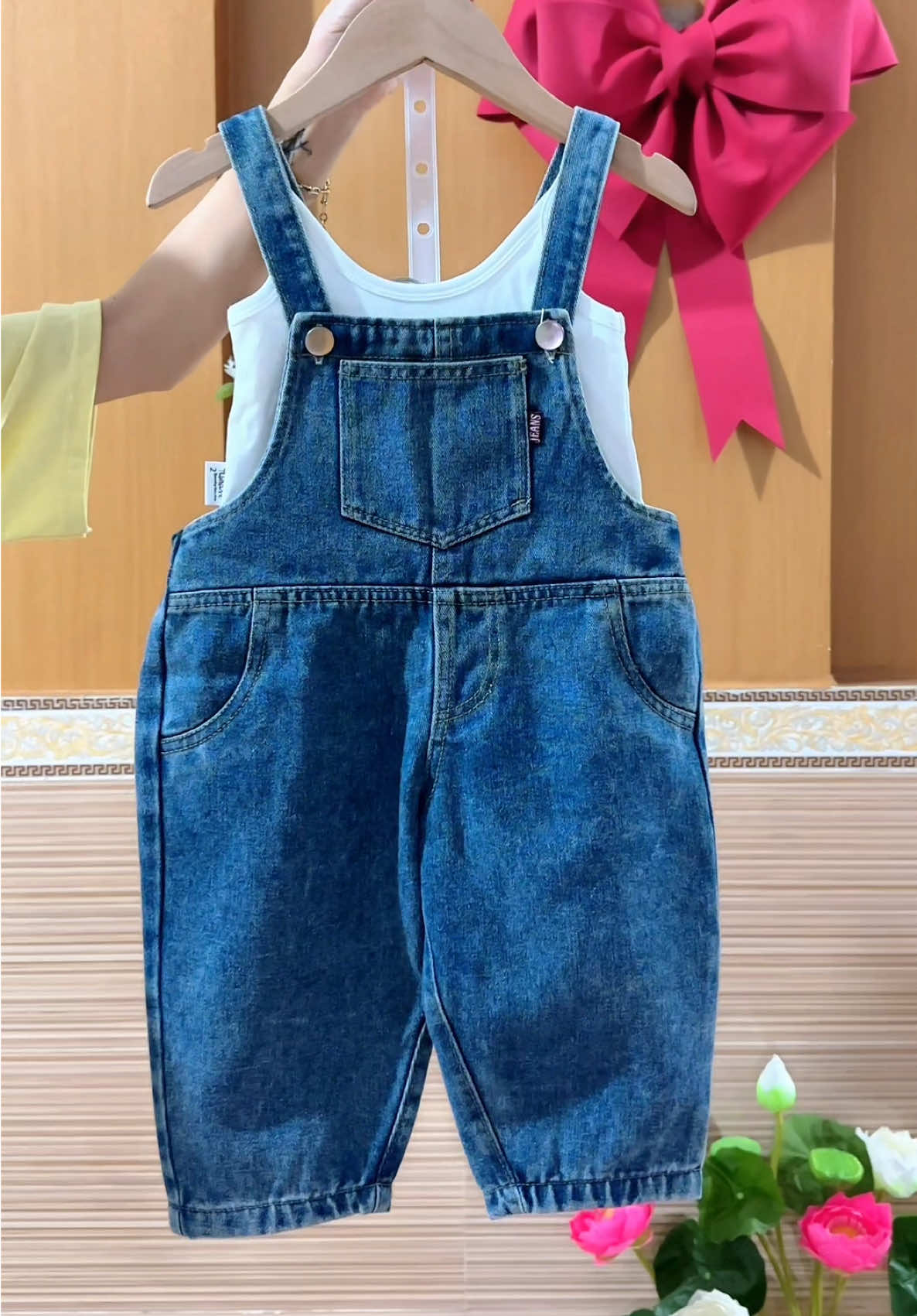Quần yếm jeans dáng dài phong cách, dễ thương bé yêu #YếnChoè95 #quanyemjean #kidsfashion #dothudongchobe 