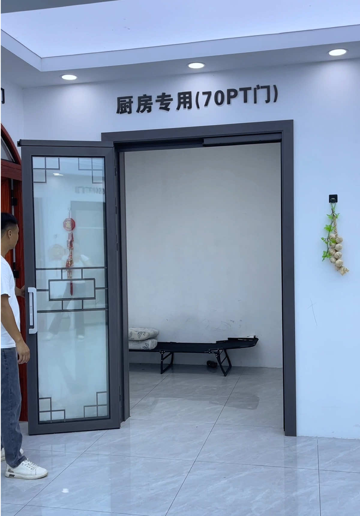 Aluminum glass door without floor track, smooth and provides more usable space#ptdoor #aluminumdoor #doors #ptdoorfactory #kitchen 