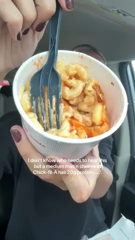 A medium mac n cheese at Chick-fil-A has 20g protein… #chickfila #highprotein #lunchideas @Chick-fil-A 