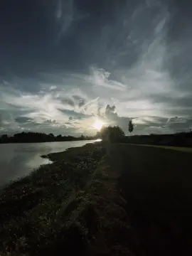 “ 爱情就像火焰，如果不懂珍惜，它很快就会熄灭….!🖤”“Tình yêu giống như ngọn lửa… ♥️ Nếu không biết trân trọng, nó sẽ sớm lụi tàn….!🥺”#_tantu1909_🧸 #fyb #tamtrang #xuhuong ”