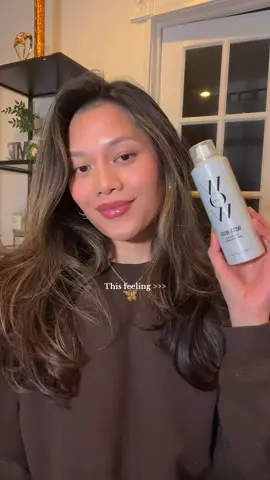 @Color Wow Hair INSTA-WOW Dry Shampoo to save myself until the next wash day ✨  #colorwow #dryshampoo #hairtok #fyp #dryshampoohack 