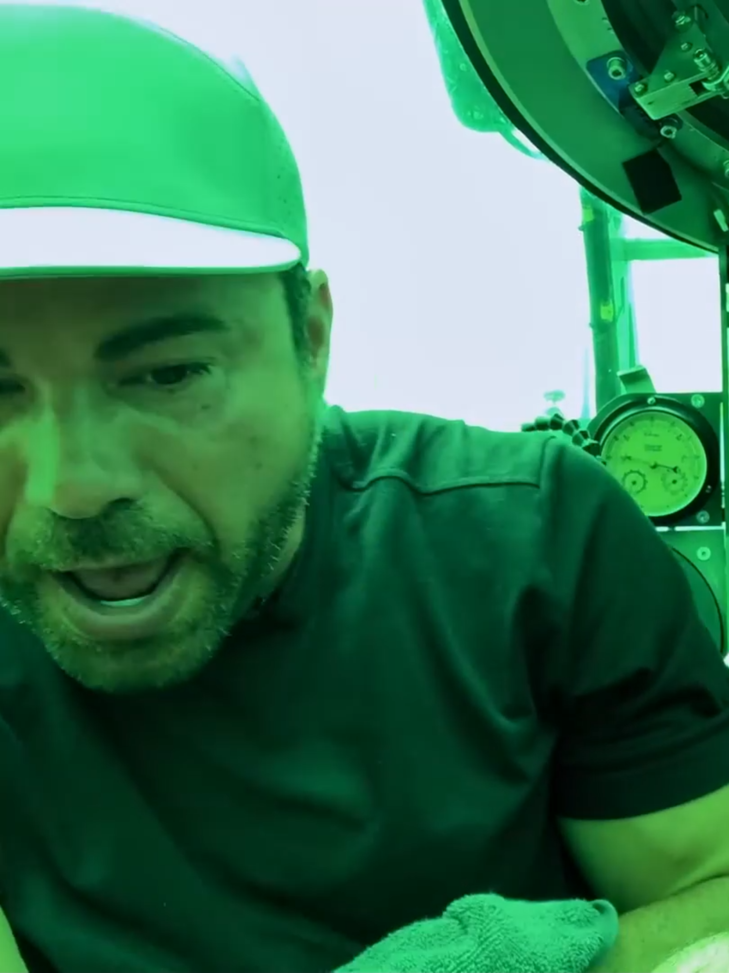 The Sunken Ship: A Thrilling Discovery in the Depths#trending #fyp #markrober #ocean #viral #explorer #oceanlife