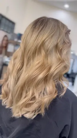 Blonde Hair 👱‍♀️📲 714804-4780 Book now #fypシ゚viral #beauty #balayagehighlights #cabellorubio #fypシ 