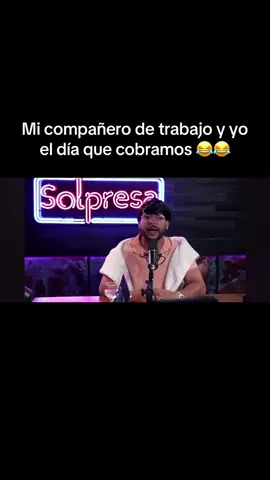 Mi compañero de trabajo y yo el día que cobramos 😂😂#chente #agua #gallotheproducer #viral #fyp 