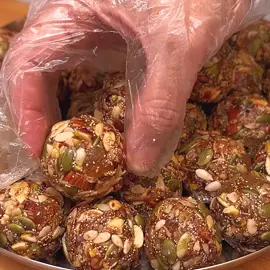 ਇੱਕ ਲੱਡੂ ਰੋਜ਼ ਦਾ ਖਾਓ ਤੇ ਕਮਜ਼ੋਰੀ ਦੂਰ ਭਜਾਓ | Healthy Dry fruit Ladoo for Instant Energy 