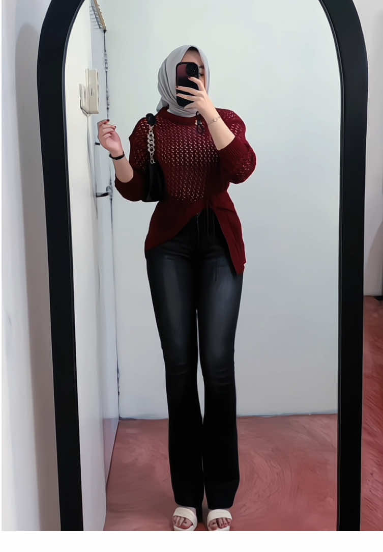 Menyala maroon✨🔥#outfitideas #inspirasioutfit #blouserajut #cutbrayoutfit #ootdhijab 
