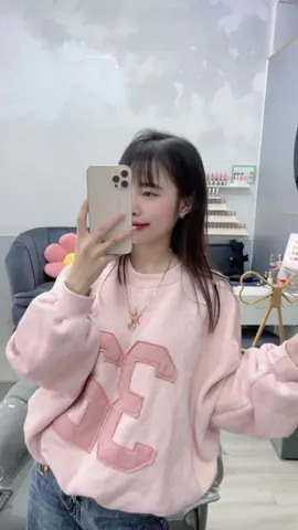 - áo nỉ hotdie nhiều màu e để ở góc trái màn hình nha mn vào mùa rồi🤭😘@Gì cũng bán🤭 @Hến Nail Mi💋 @Hạnh phúc thì đổi tên😌 @Tạp hoá em bé👦👶 