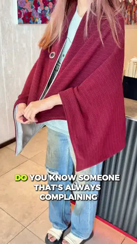 Ladies! This heated shawl is so warm and stylish! Would make a great gift idea too for your cold friend 🥶 how to stay warm heated blanket heated 🤩🎁clothes#tiktokshopcreatorpicks #creatoricons #fallfreshness #tiktokshoplabordaysale #tiktokshoprushready