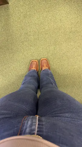 #unaregiaenarizona #undercut #suzycurvas #suzylishous #vaqueraoutfits 