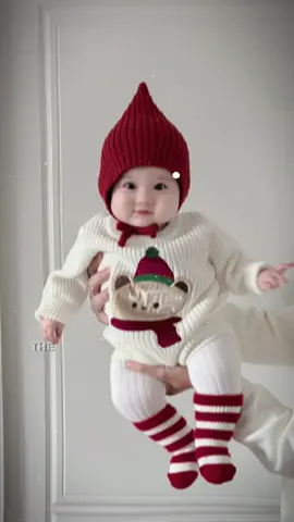 Noel bé mặc gì? 👆 #voibebe #quanaotreem #baby #noel #quanaonoel 