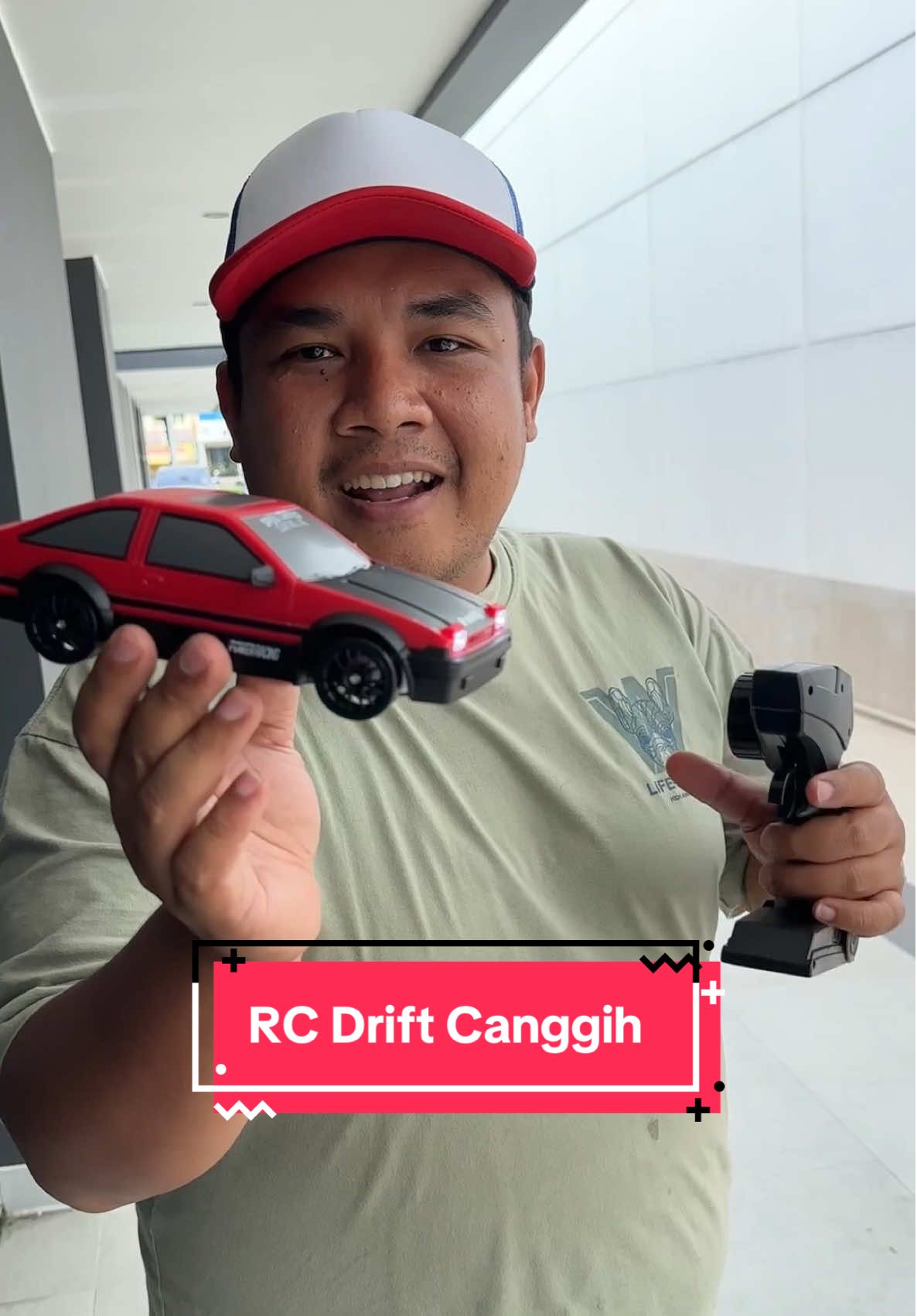 Serius tanya ini apa gak rugi jual mobil rc drift secanggih ini harganya gak sampe 200ribu? Bisa dikendalikan dengan hp dan juga aplikasi di HP, jarak kendali jauh, anti bentrok sinyal dan mudah diajakin ngedrift #mobilrc #car #rcdrift #rcdriftmurah #hobiterbang 