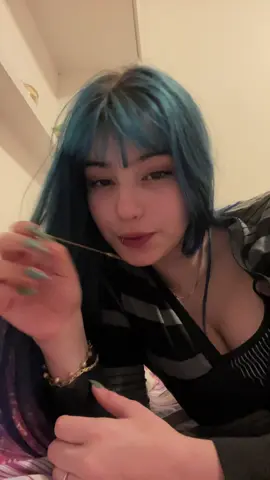 Smoooth operator #ferrarilice #fy #bluehair #biscoito #music 