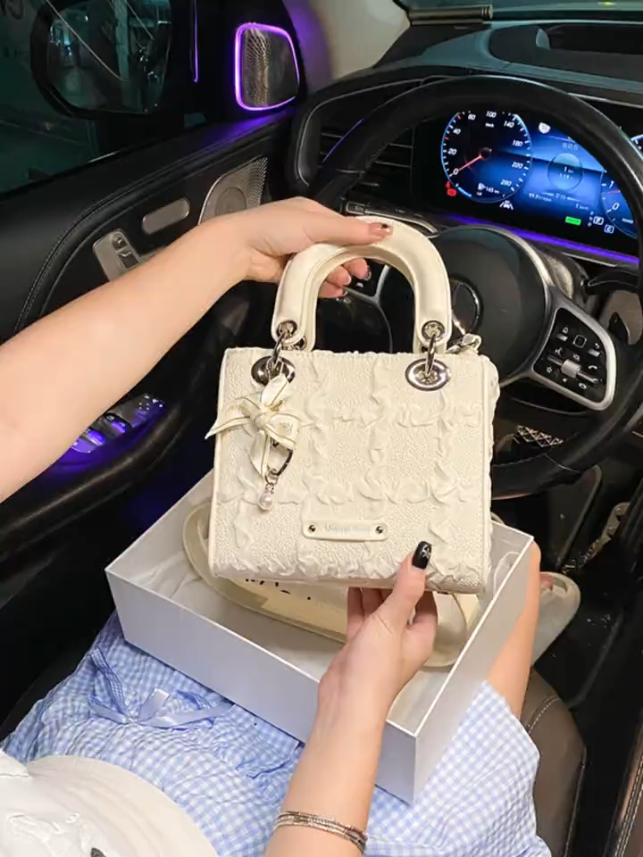 [CARIT & KOTY] | Thay túi mới, mọi lo lắng sẽ tan biến. Chou đơn giản vậy thôi. #nhachoustyle #caritkoty #tuixach #tuixachtay #tuixachnu #tuinu