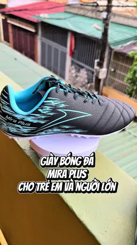 Giày bóng đá Mira Plus nè anh em ơi! ⚽️ Form ôm chân, đế bám sân cực tốt — chạy, rê, sút đều “dính” như keo! Thiết kế mới nhìn đã mê, mang vào thì chỉ muốn ra sân ngay! 🔥 Anh em nào mê đá phủi mà chưa thử Mira Plus là thiếu sót lớn đó nha  #giaybongda#giaydabong#mira 