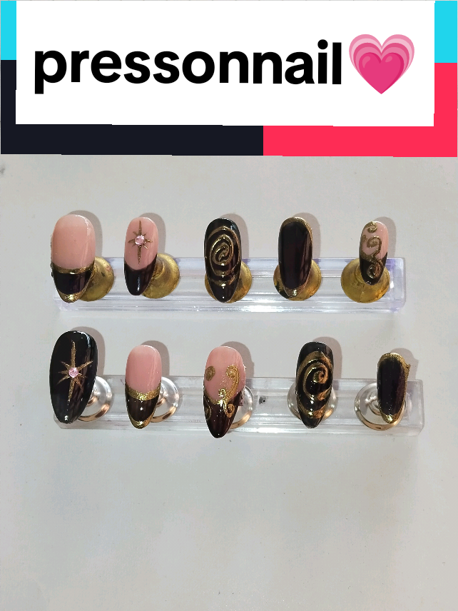 Pressonnail(spiral chrome french star handart) #pressonnailset #canbecustomized #biratnagarnail #chrome 